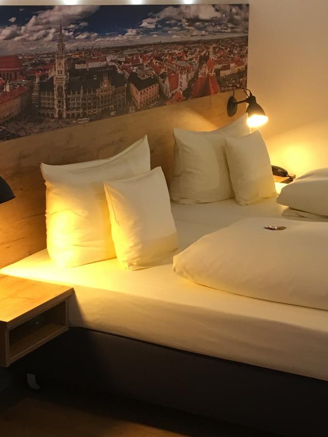 Parkhotel Leiser Планег Екстериор снимка