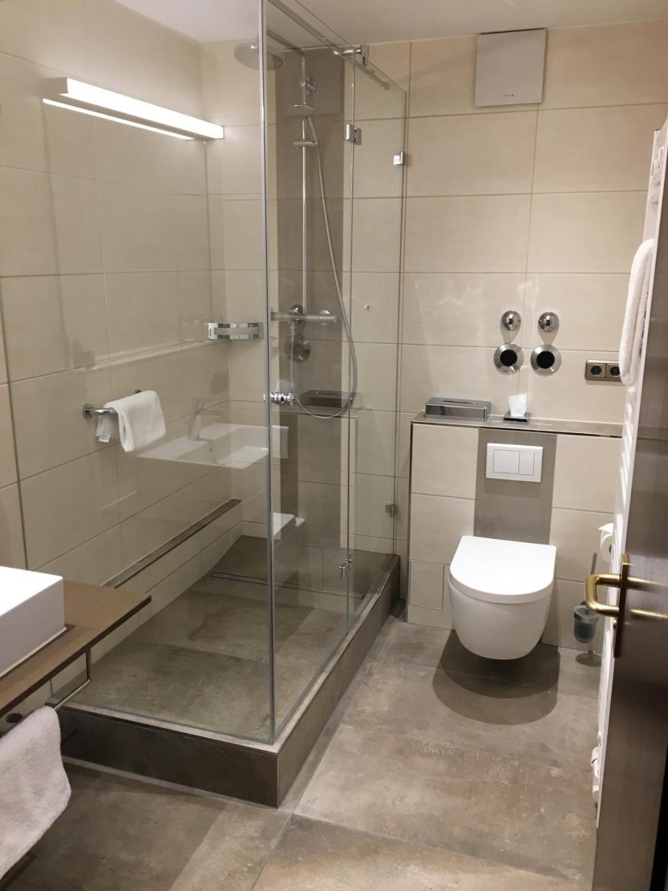 Parkhotel Leiser Планег Екстериор снимка